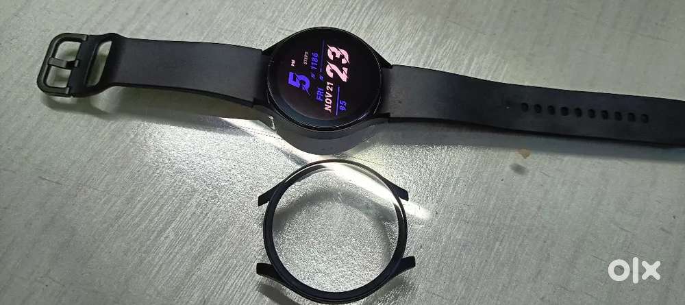 Samsung galaxy watch 4 44mm light use with box