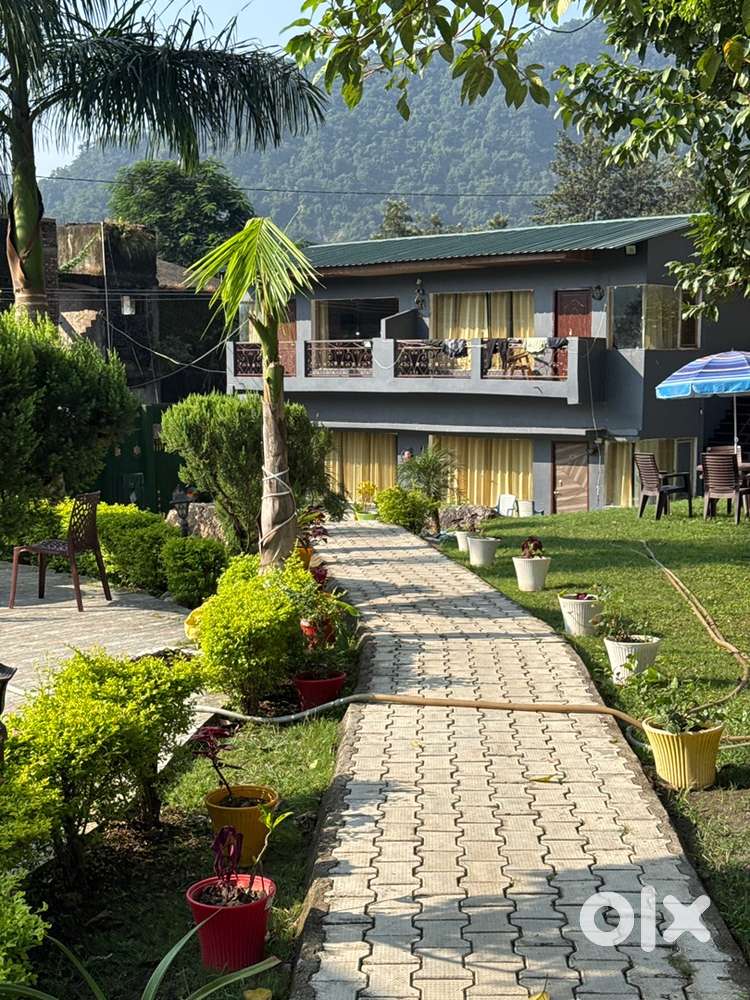 House keeping and service staff needed