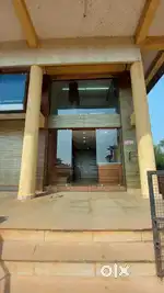 Double heighted Shop for rent