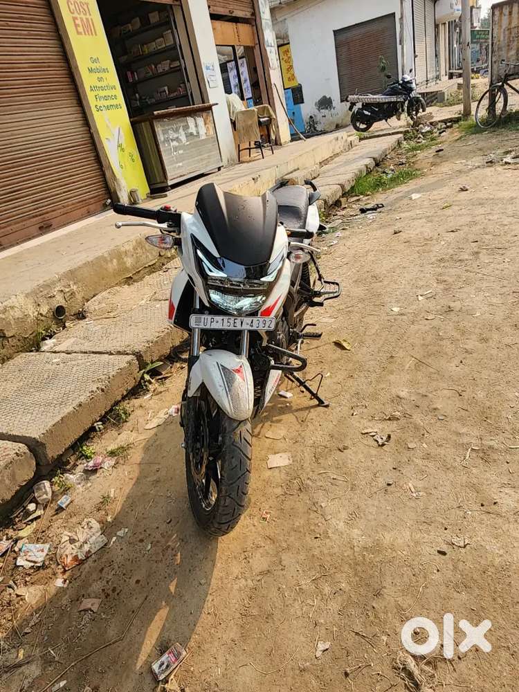 Tvs Apache 160 2v white  brand new condition fully leminesan