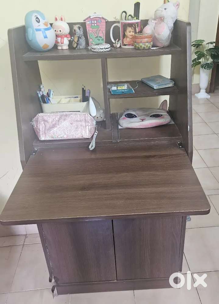 Study table with shelf to store books and other materials