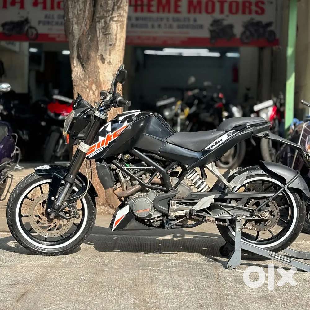 2017 model Duke 200 black colour in mint condition
