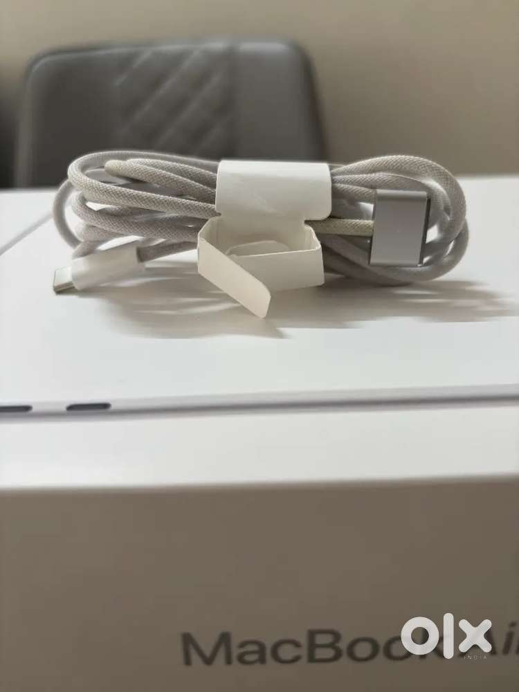 APPLE MACBOOK AIR 
Original USB-C To  Magsafe3 Cable 2mm