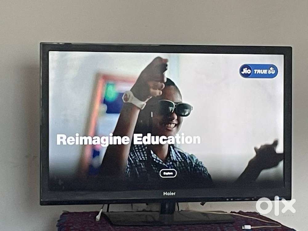 Selling 32 inch Haier TV