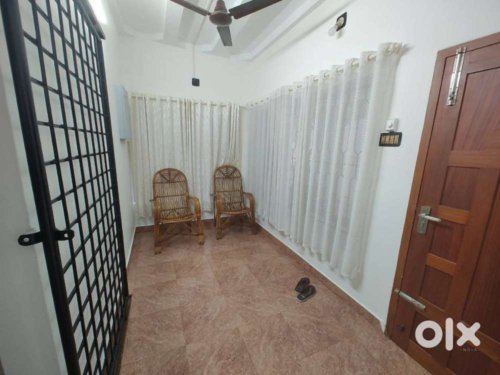Accommodation with food for women.