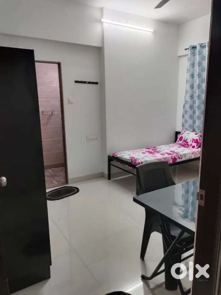 In BKC Premium furnished pg ac non ac available at prime location