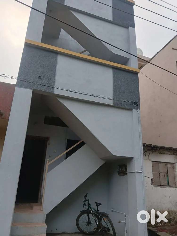 डबलरूम भाडयाने देणे आहे.