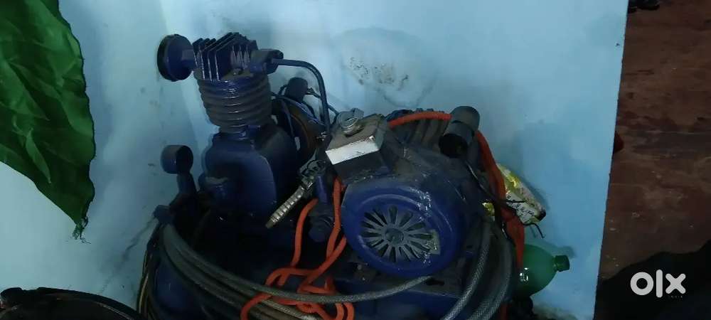 Spray painting machine