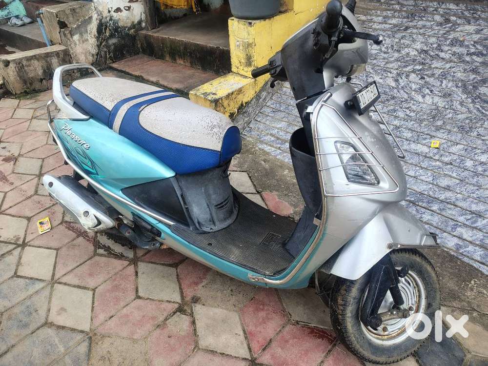 Scooty l9ver