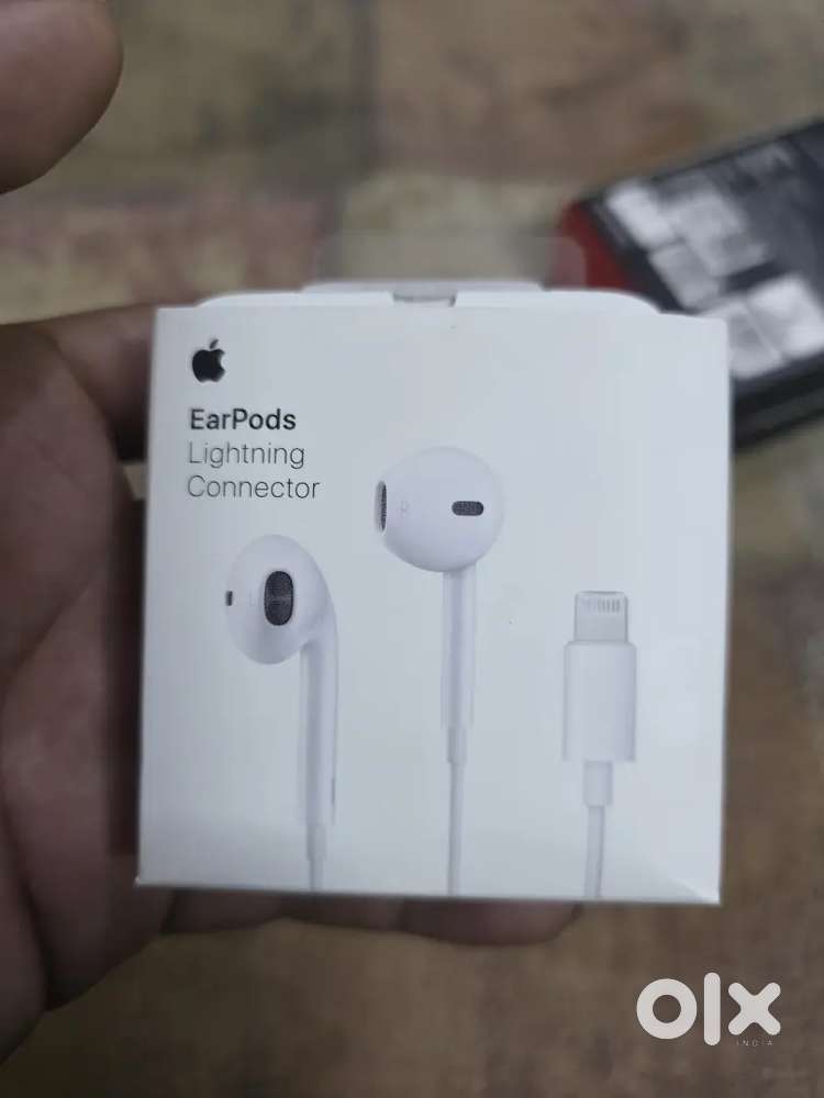 IPhone earphone