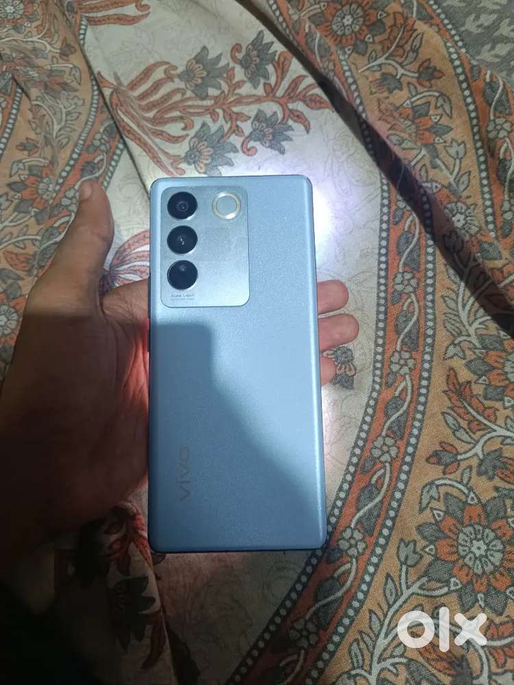 Vivo v 27 all ok  display spot or line