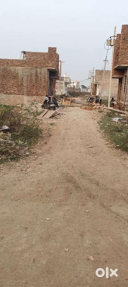 सीजी रोड की कॉलोनी में प्लॉट