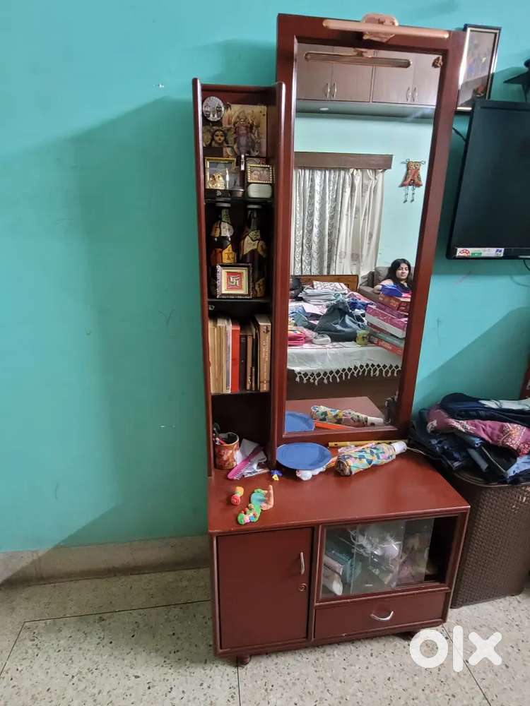 Wooden Dressing table in very good condition for sale
