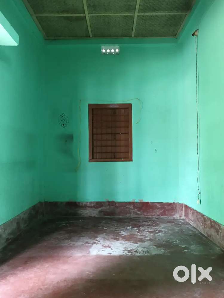 TO LET ROOM RENT ONLY FOR SINGLE STUDENTS AND BACHELORS.