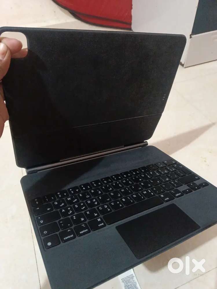 Apple i pad pro magic keyboard