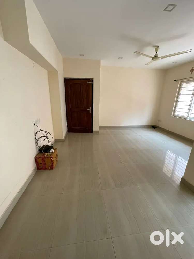 Fully indipendent house living room family bachelor girls job holder