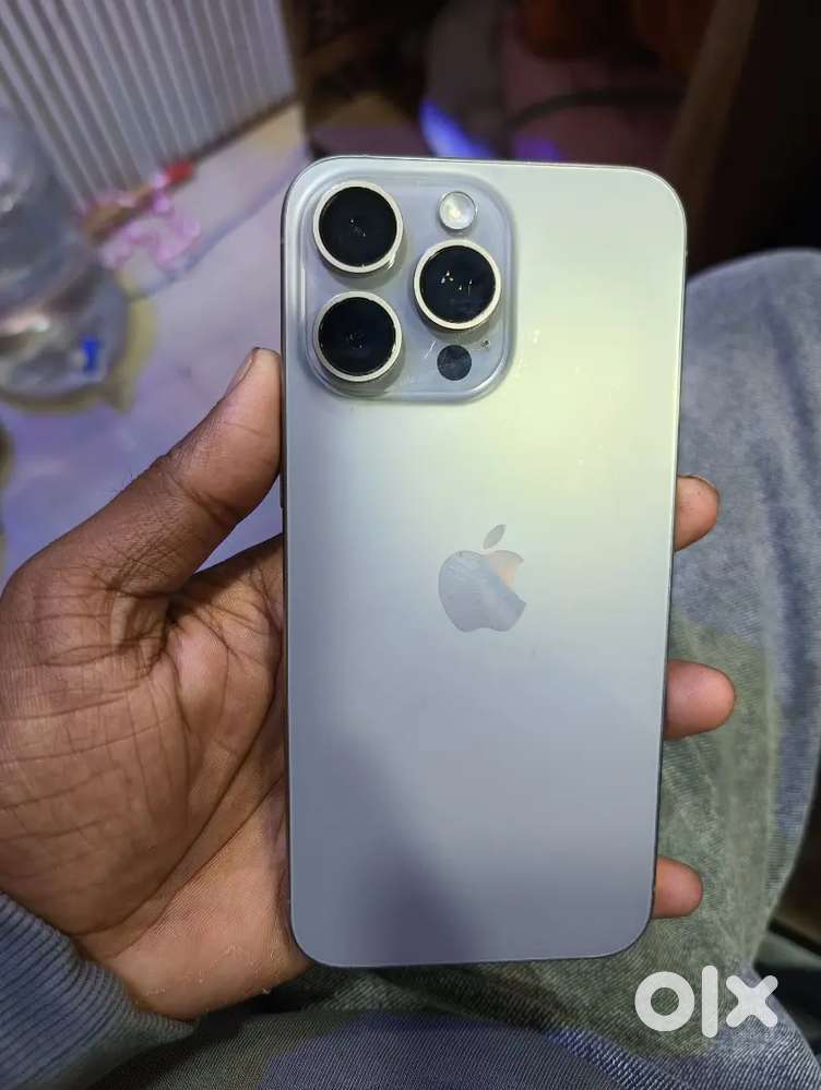 I phone 15 pro max / 256