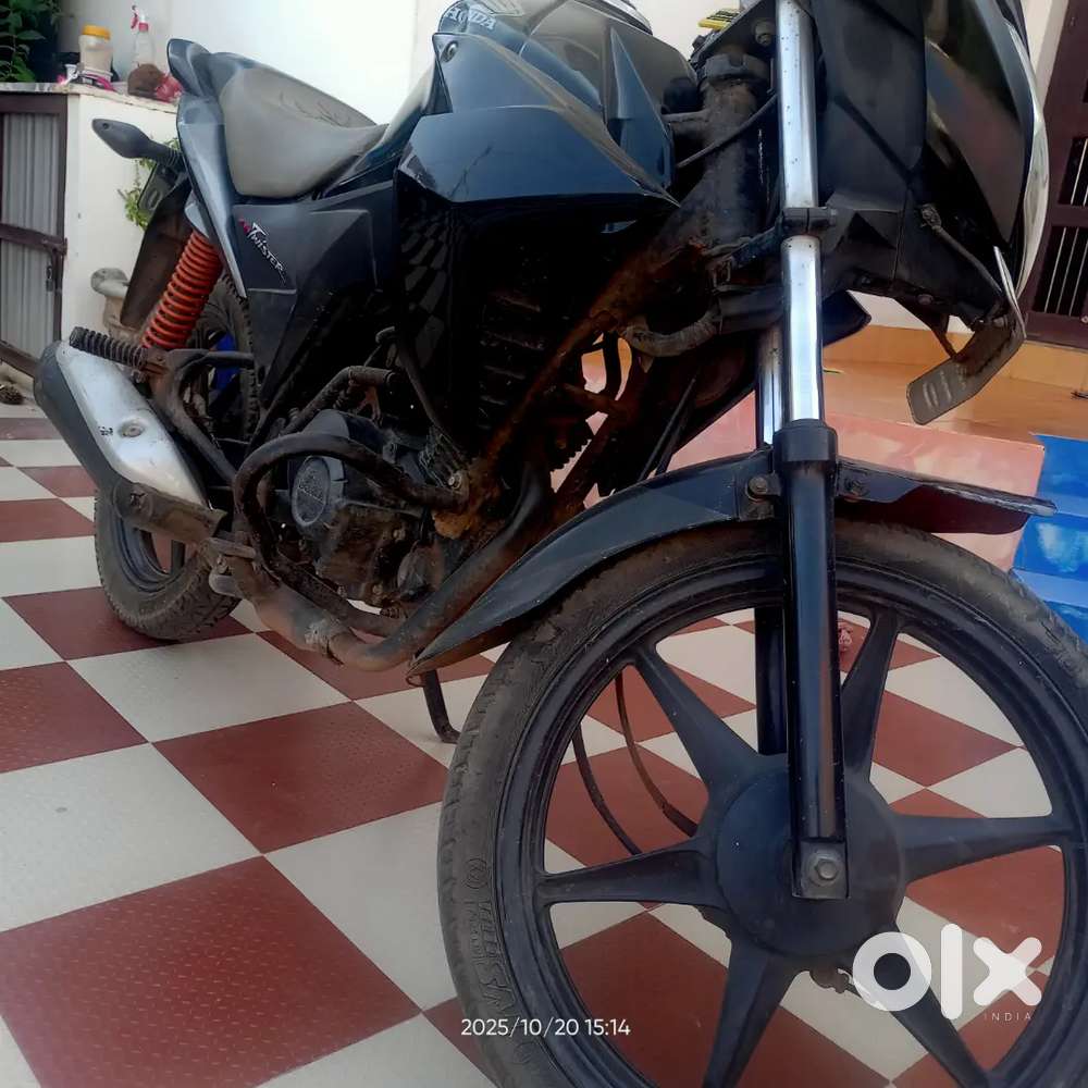 Honda cb twister