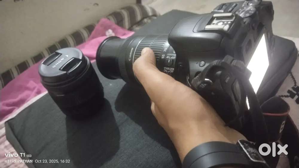 Canon 200D DSLR Dual Lens Kit (18-55mm + 55-250mm), Charger & Battery