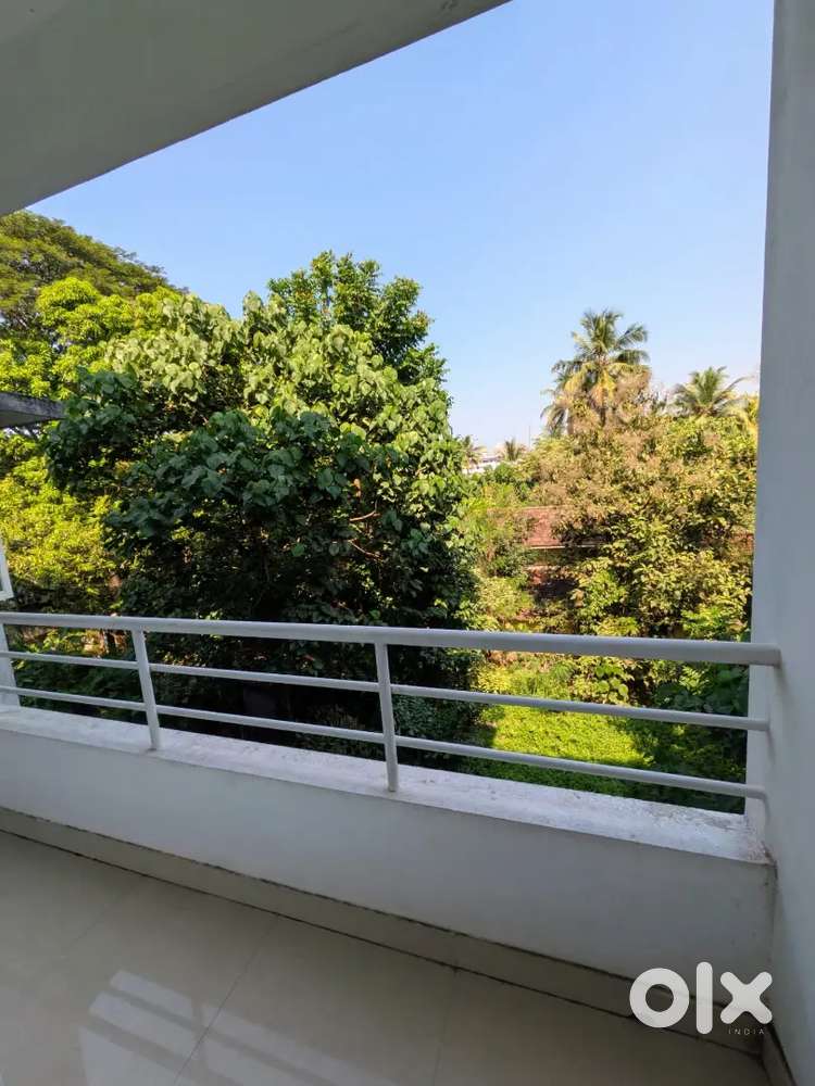 Semi furnished 3 bhk flat 23k rent maintenance inculded kadri mallikat