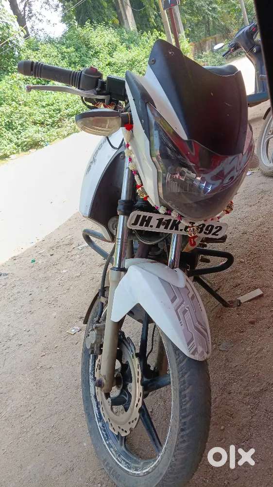 Bike bilkul ache condition me hai. Regular service hoti rahi hai.