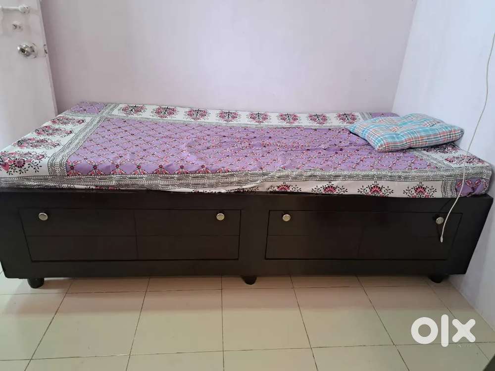 100 meter away from Ram mandir railway station west