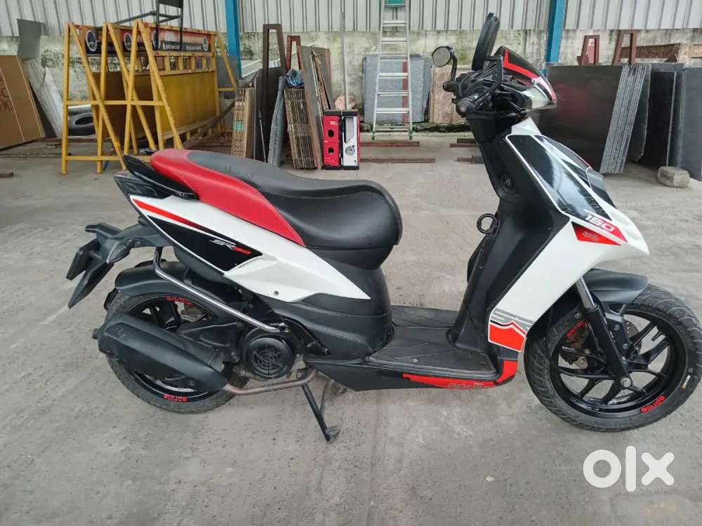 Aprilia sr150
