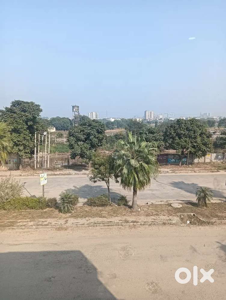 100,125,150 gaj plots , MODEL TOWN BY loghut