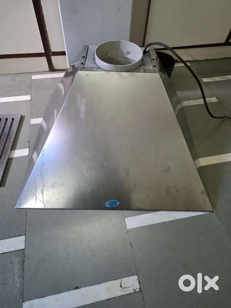 Kitchen Chimney. Very Good and Working condition. Glen Brand