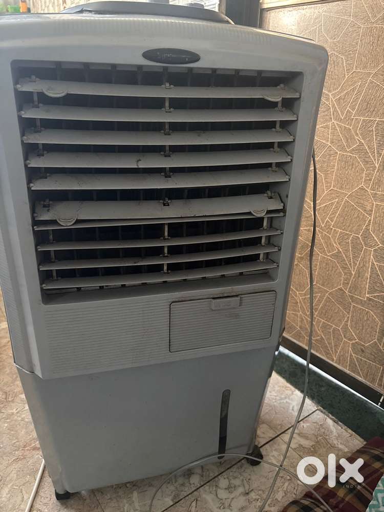 Urgent selling water cooler with excellent condition