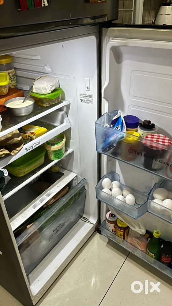 Samsung 365 litres fridge.
