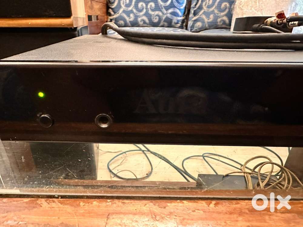 B&W AURA AUV-80SE integrated amp