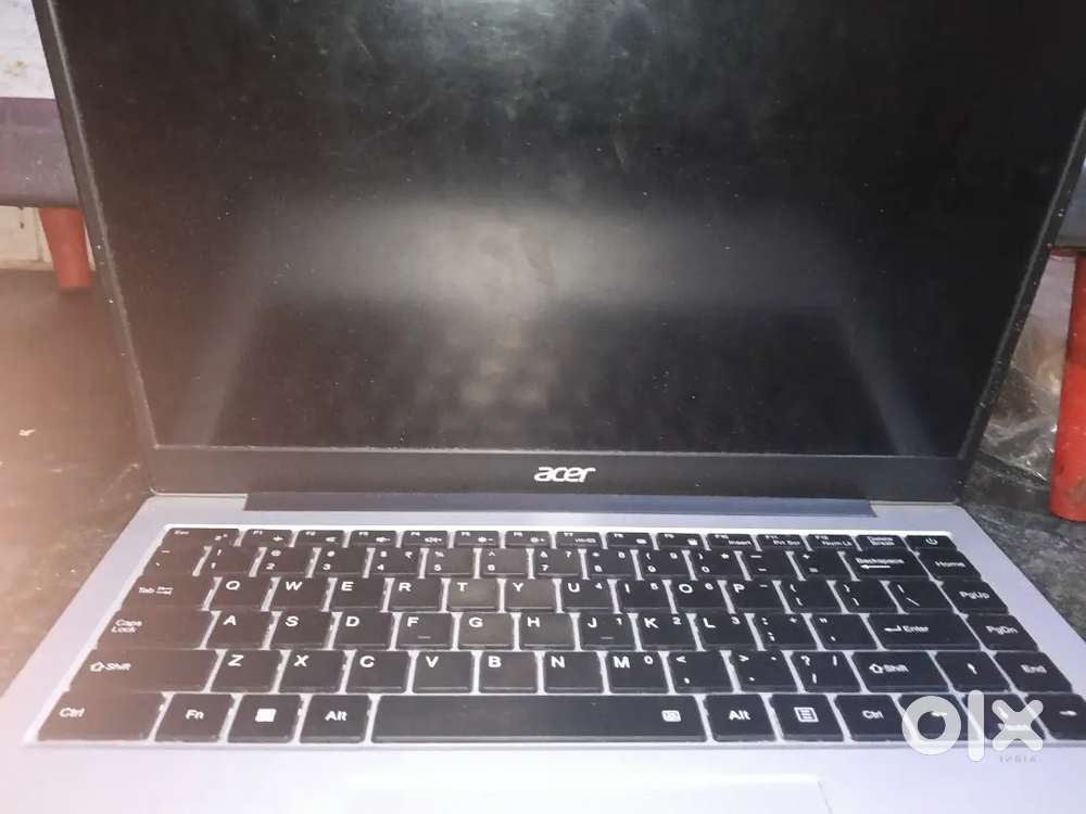 Acer one 14 z8-415, only 1 year old laptop , i5 11th gen , new hai