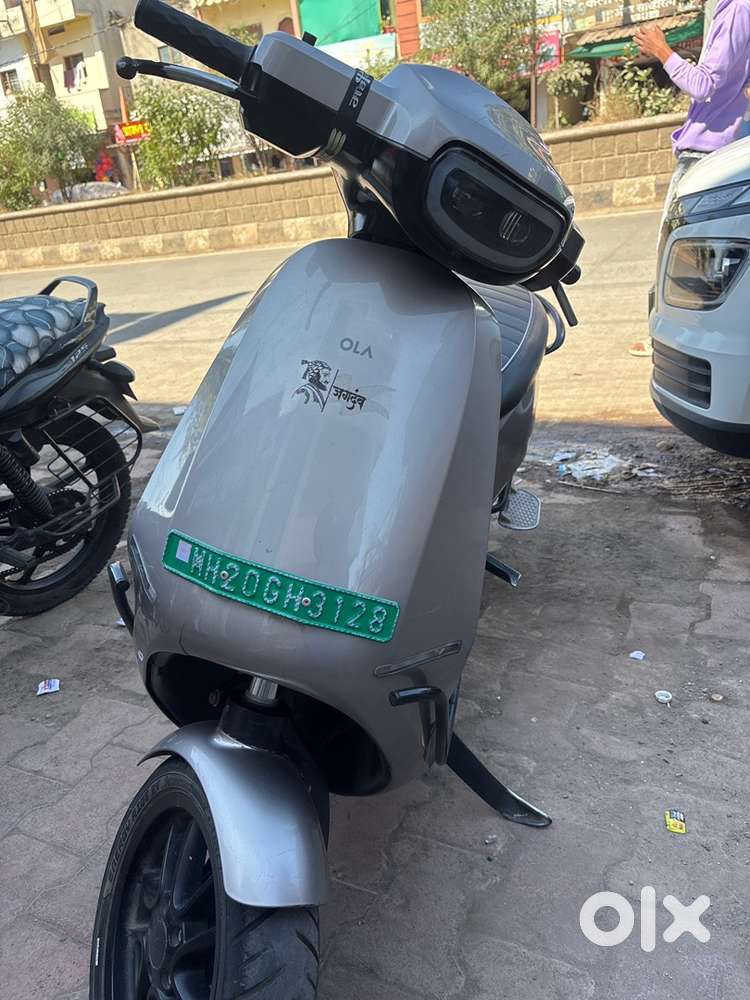 Full Insurance and documents all clear one hand use