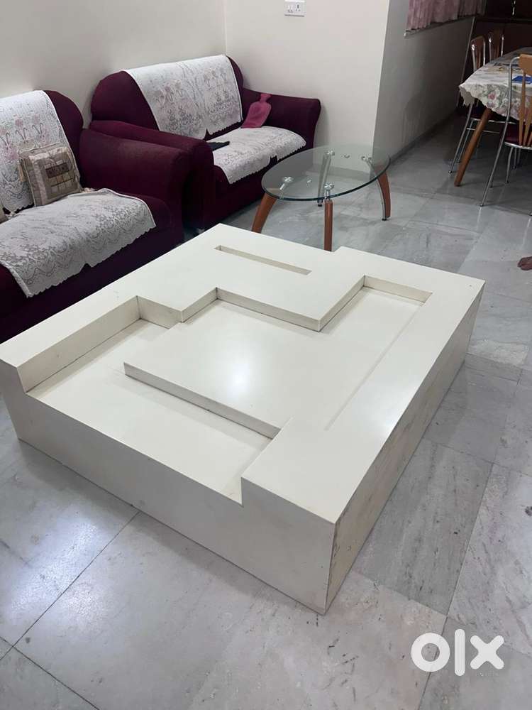 Solid Surface Centre Table