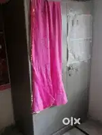 बहुत सारी जगह वाली बड़ी अलमारी