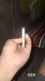 I phon 6s gold Clalr box kebal milega bass betyy 100% ha new berry