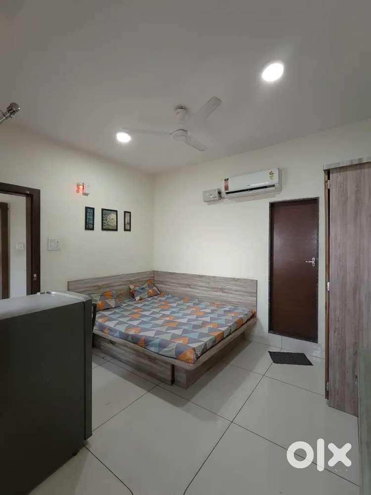 1RK independent fully furnished for rent in Near Bombay hospital