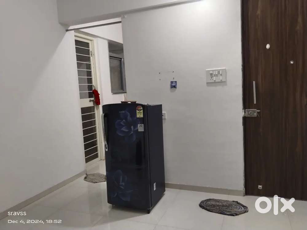 Urgent flatmate required in 2bhk flat for single sharing females only