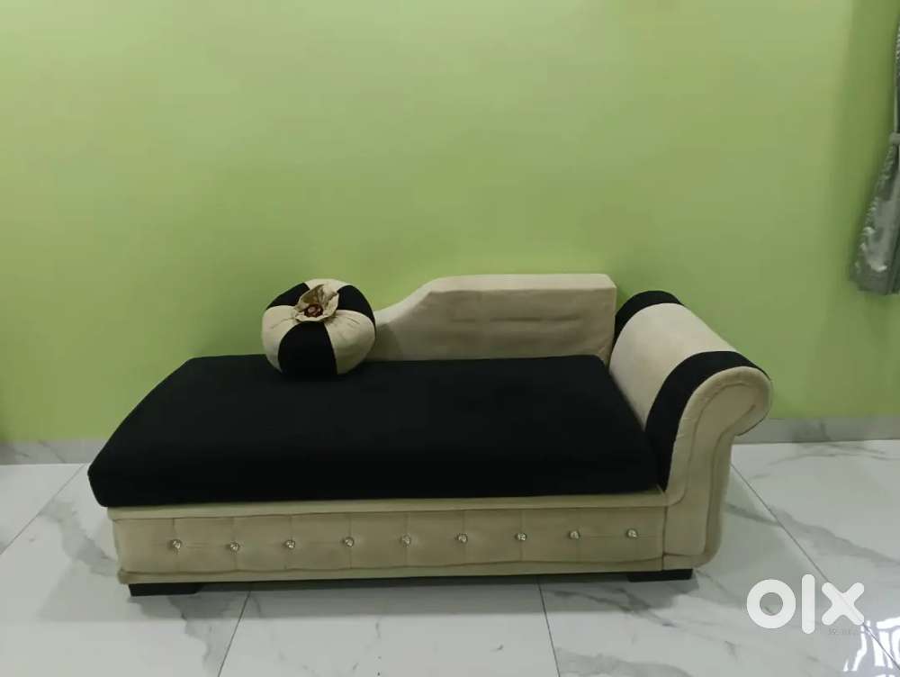 Akbar model wooden sofa