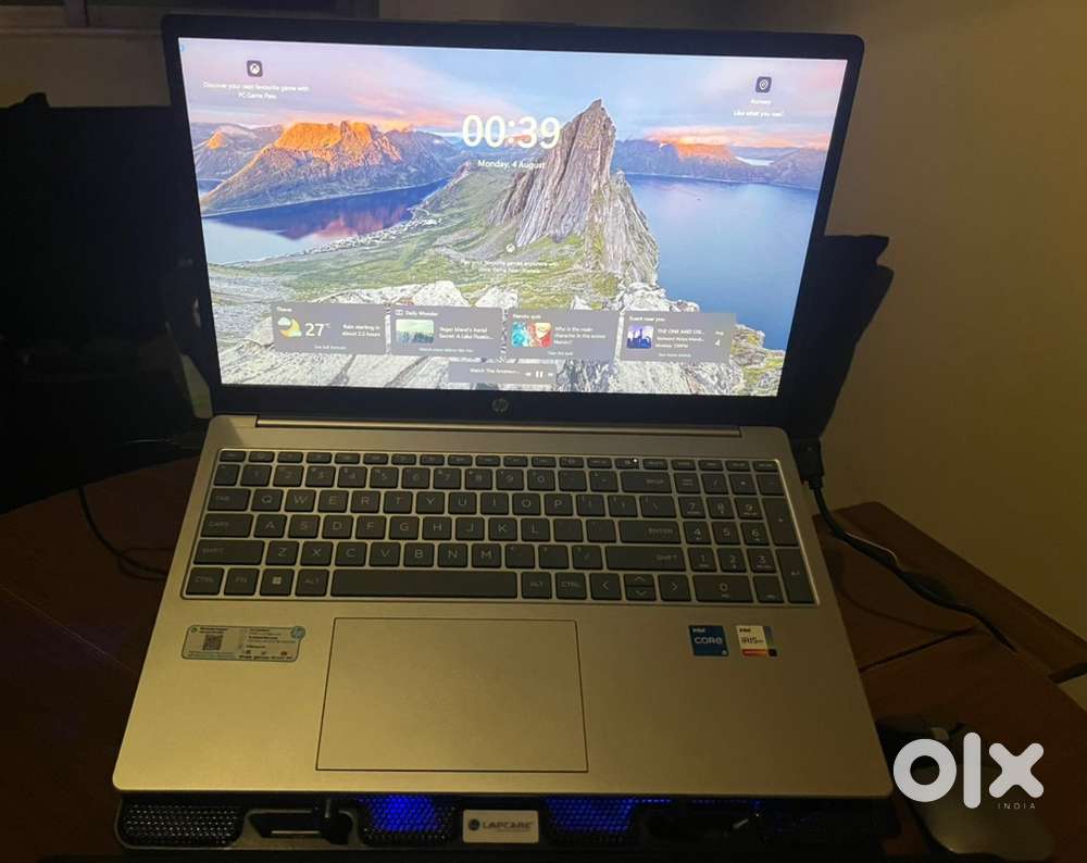 HP Laptop with Accesories