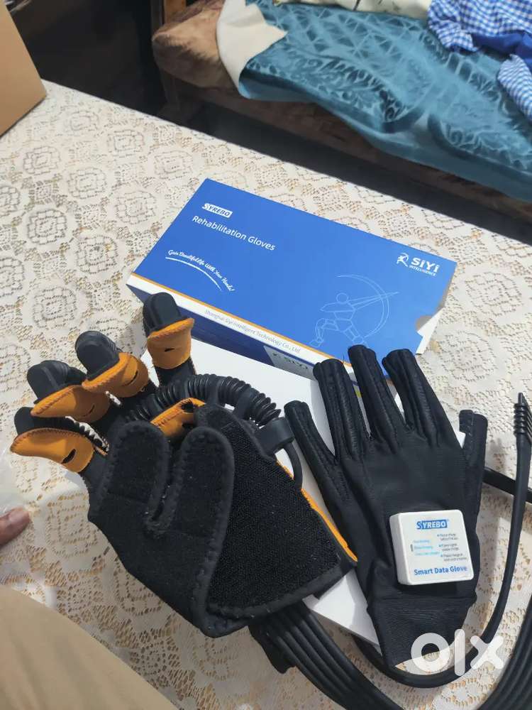 Robotic gloves syrebo for paralyse physiotherapy