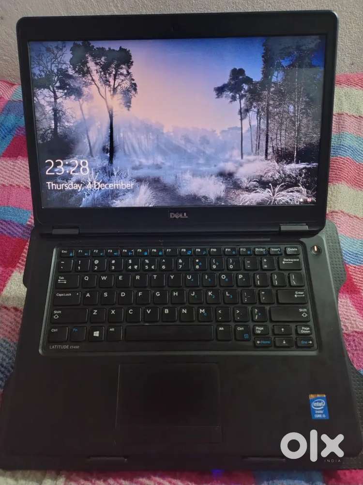 Dell laptop  8 GB RAM 256 GB SSD