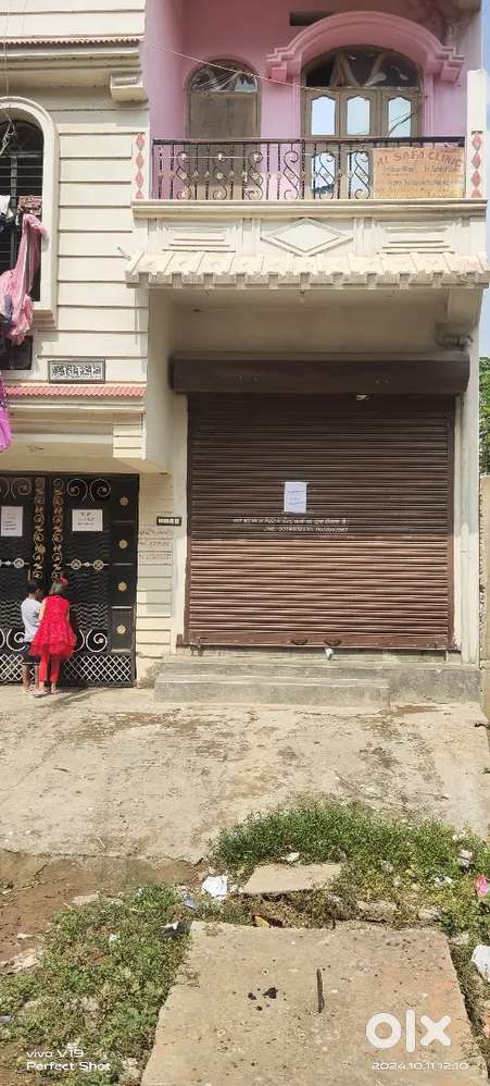 Well furnished shop
