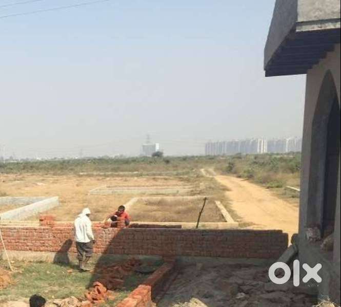 500 Gaj Plots at FNG 6 Line Highway Delhi Fbd Noida Border Plots land