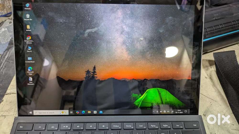 Microsoft surface i5 7th gen 2 in 1