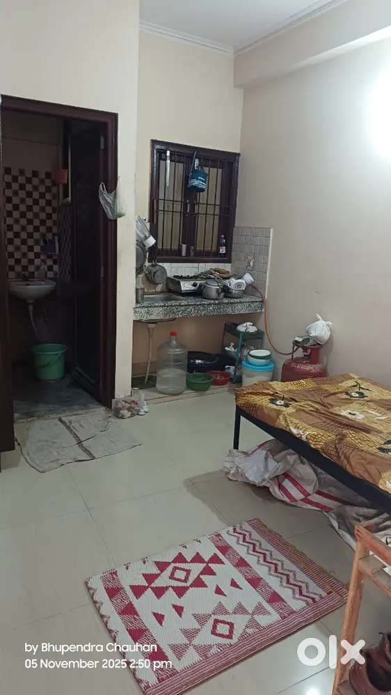 Looking for roommate