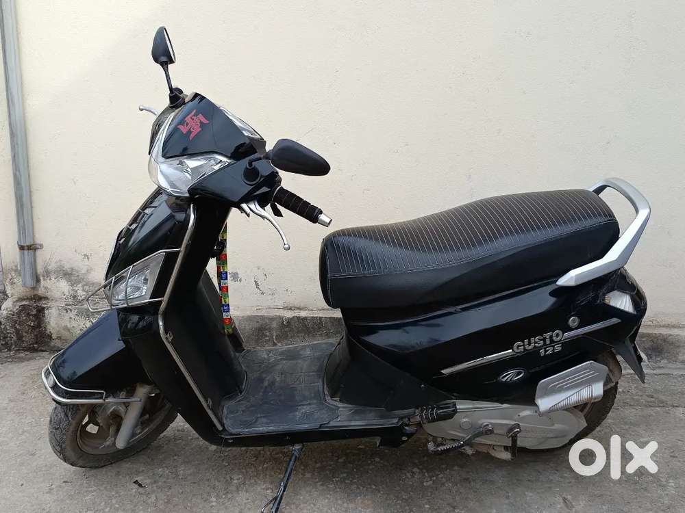 Mahindra gusto A1 condition