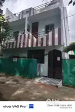 1000s.f. पर घर बना है और 1200s.f. ka plot हैं।