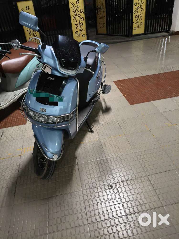 TVs iqube s electric 8,000 km,195 km range